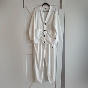 Men’s 2 pc fashion suit size L